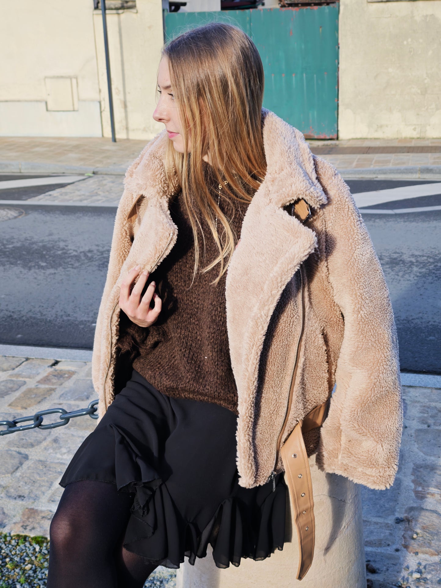 Short, flowing skirt