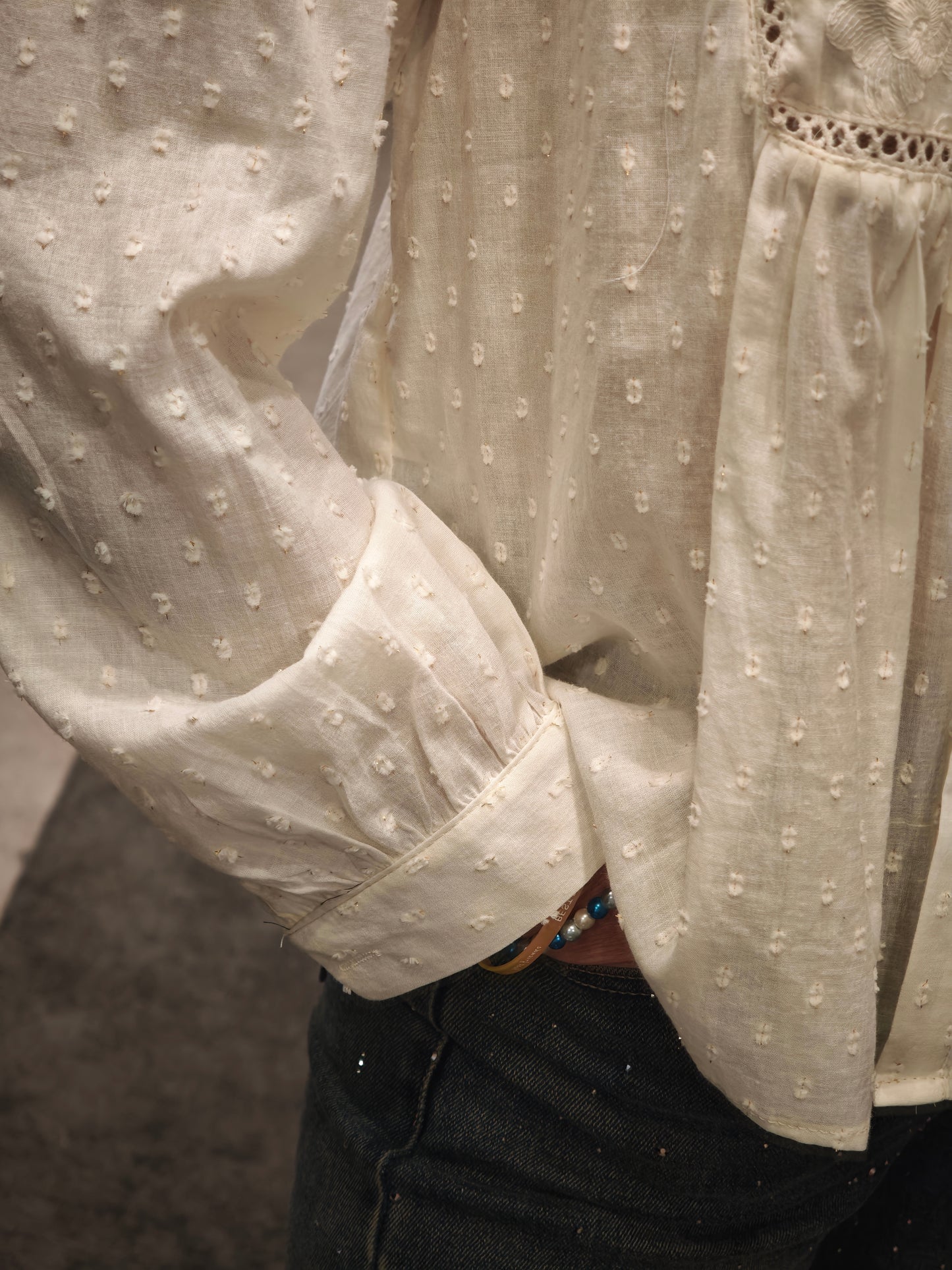 Blouse écrue brodée