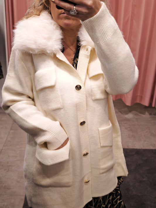 Grand gilet écru à fourrure