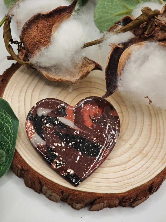 Broche gros coeur marron