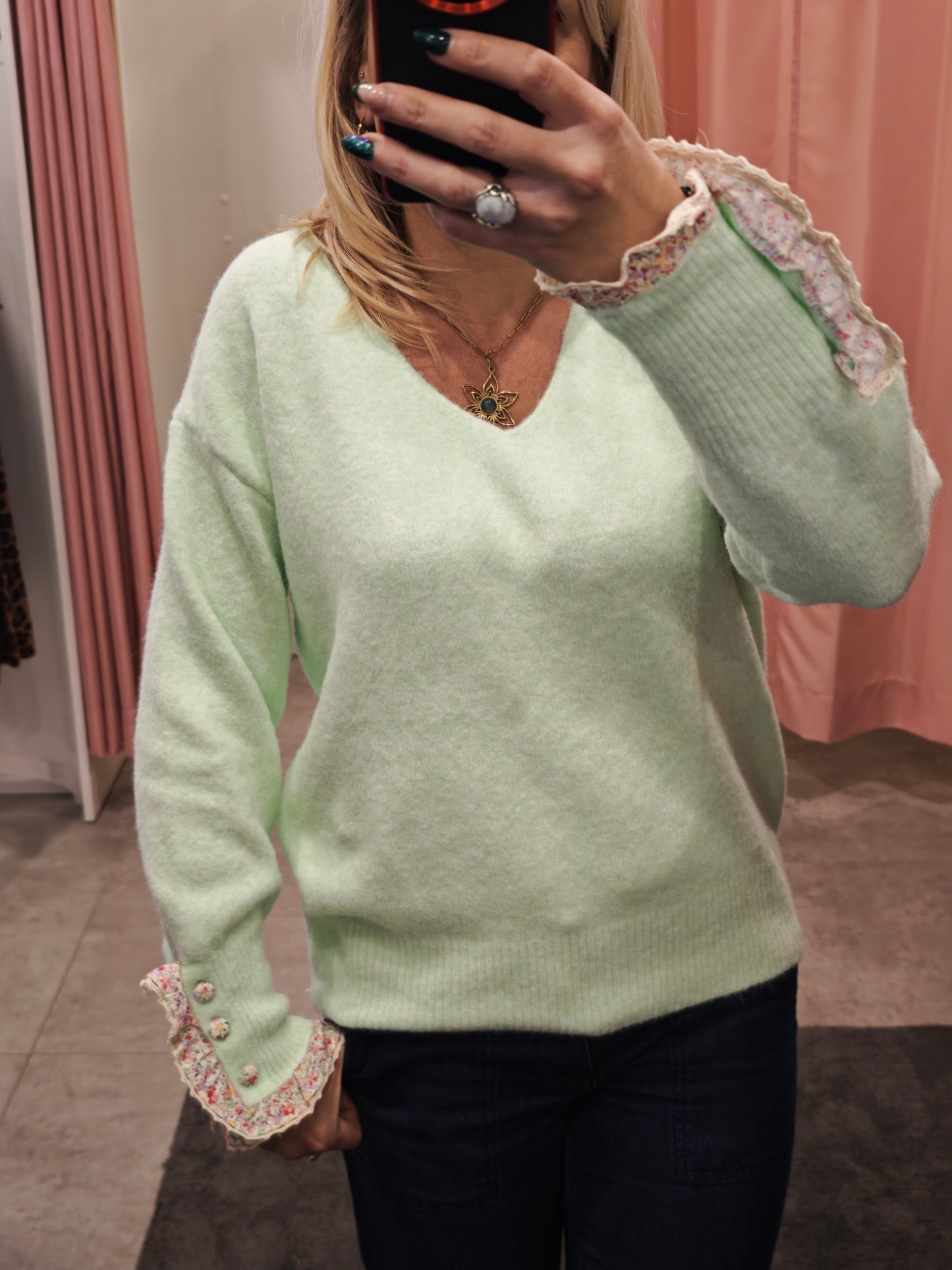 Pull manches fleuries