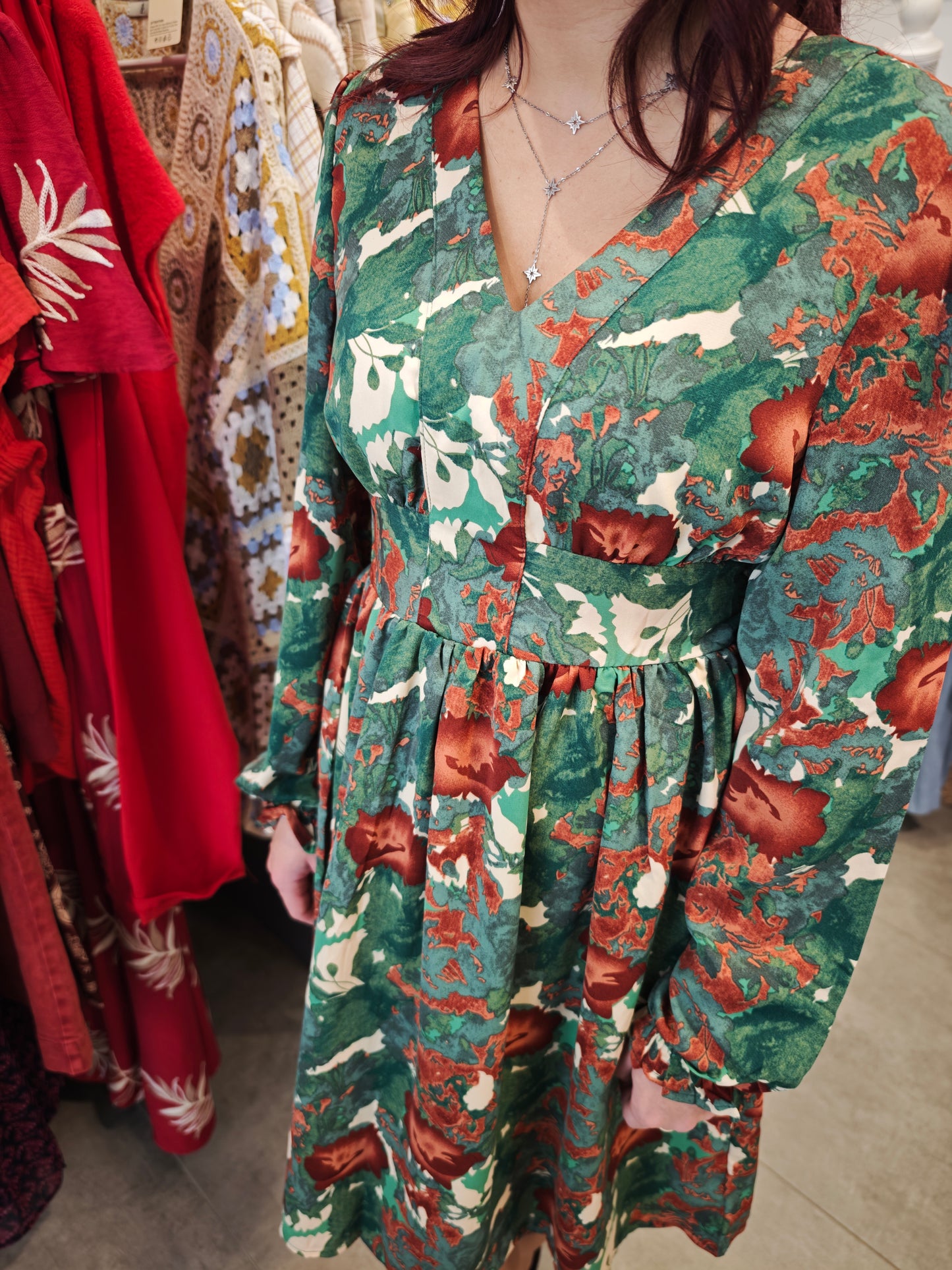 Robe verte et rouge
