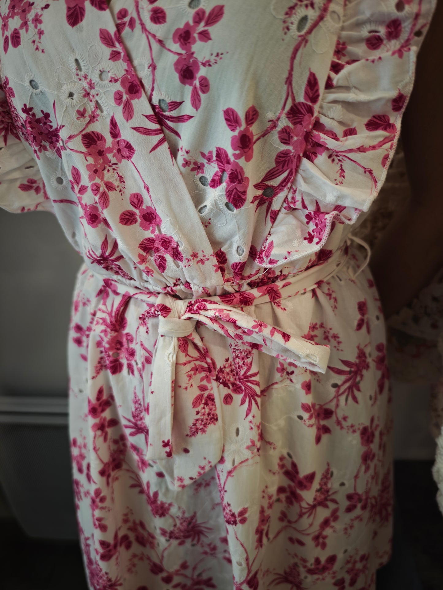Robe courte blanche et rose