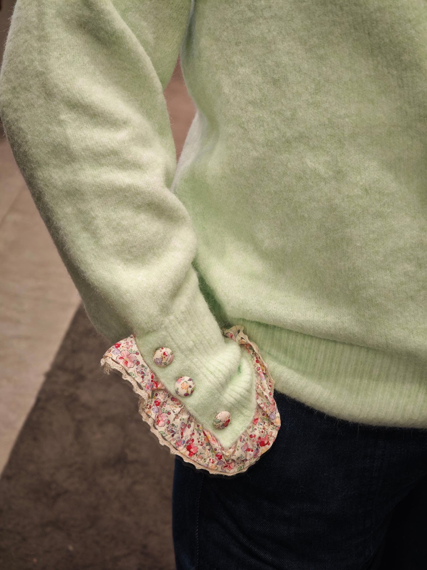 Pull manches fleuries