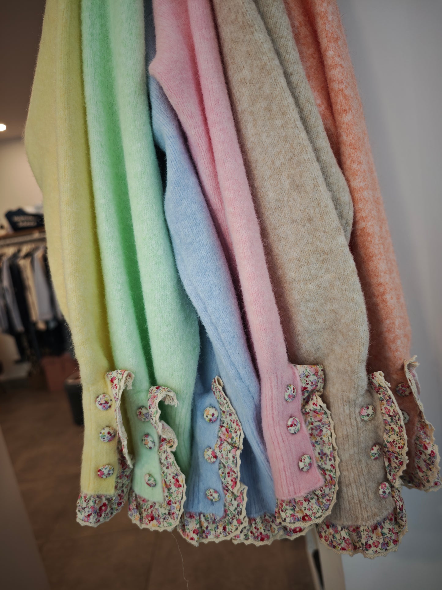 Pull manches fleuries