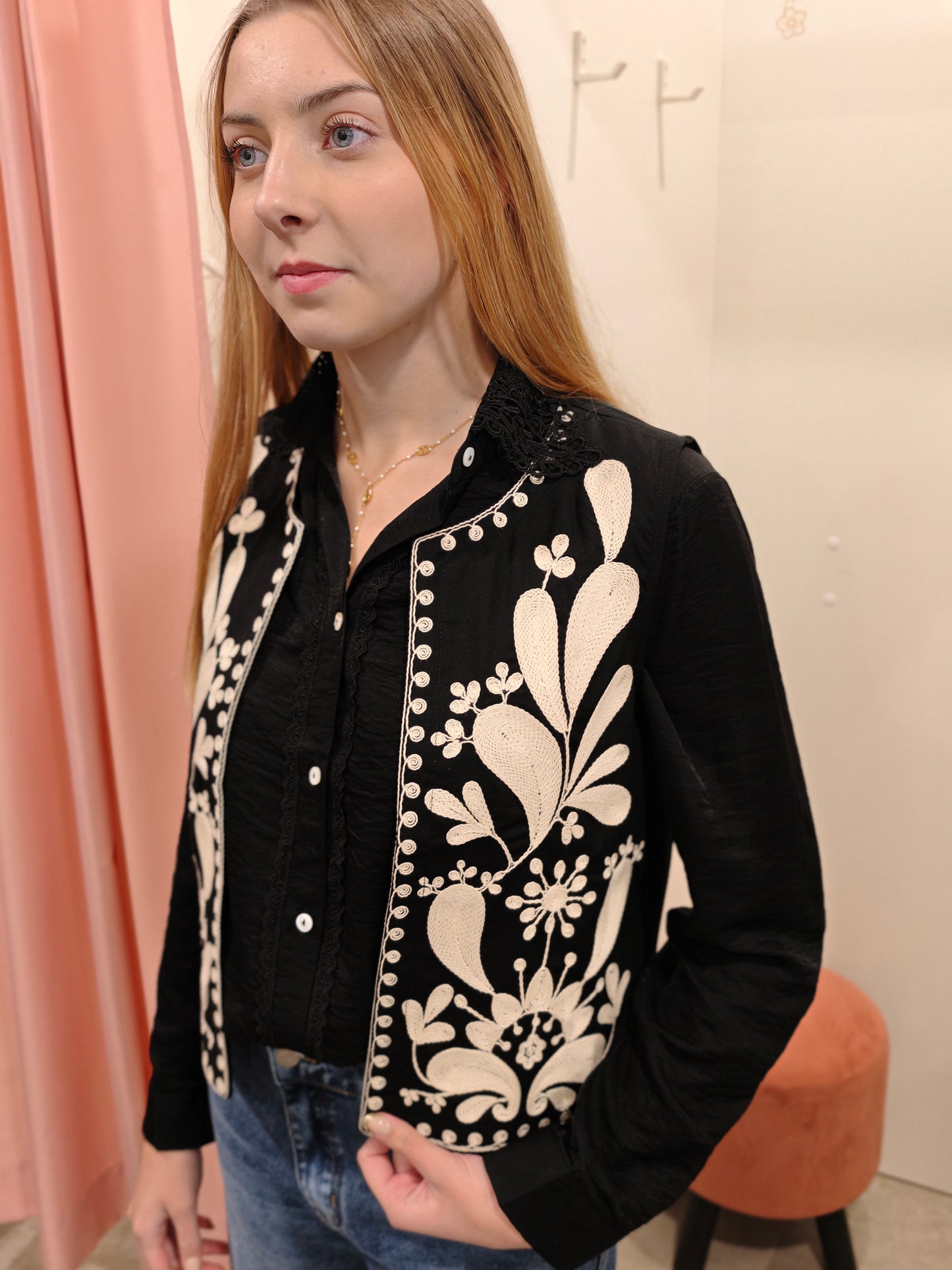 Boléro noir brodé