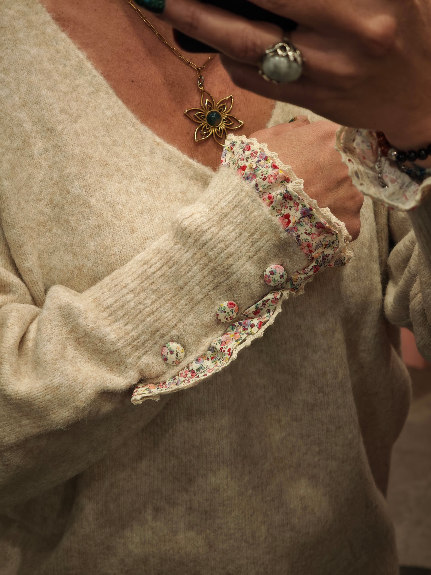 Pull manches fleuries