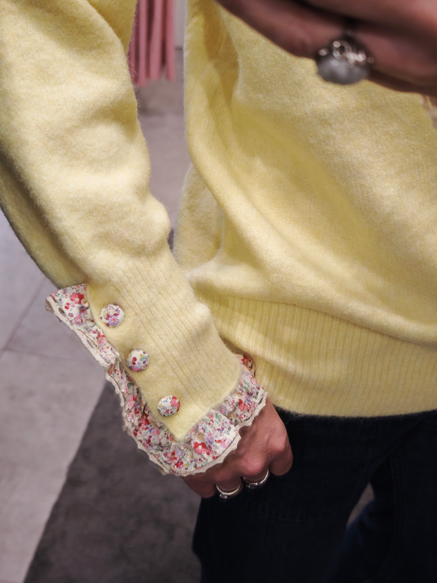 Pull manches fleuries