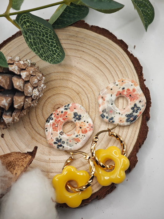 Coffret boucle d oreille interchangeables jaunes et fleuries